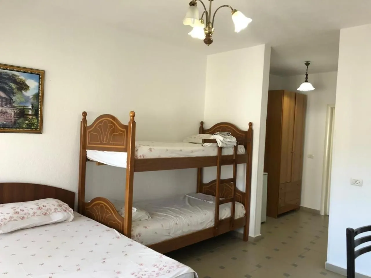 ***  Hotel Maren Durrës Albânia